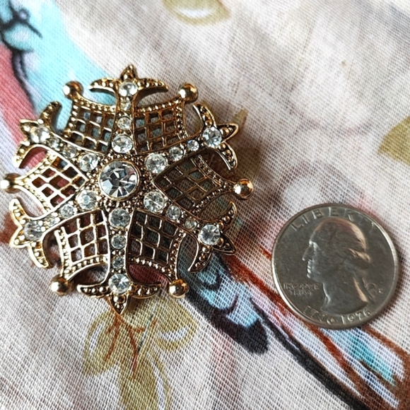 Monet Heavy Electroplate Signed Snowflake Unisex Vintage Rhinestone Brooch Pin - Picture 2 of 11